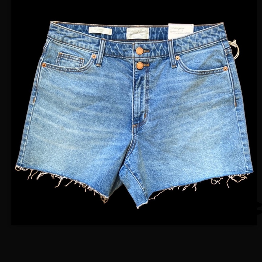 NWT Universal Thread Vintage stretch midi shorts in medium wash